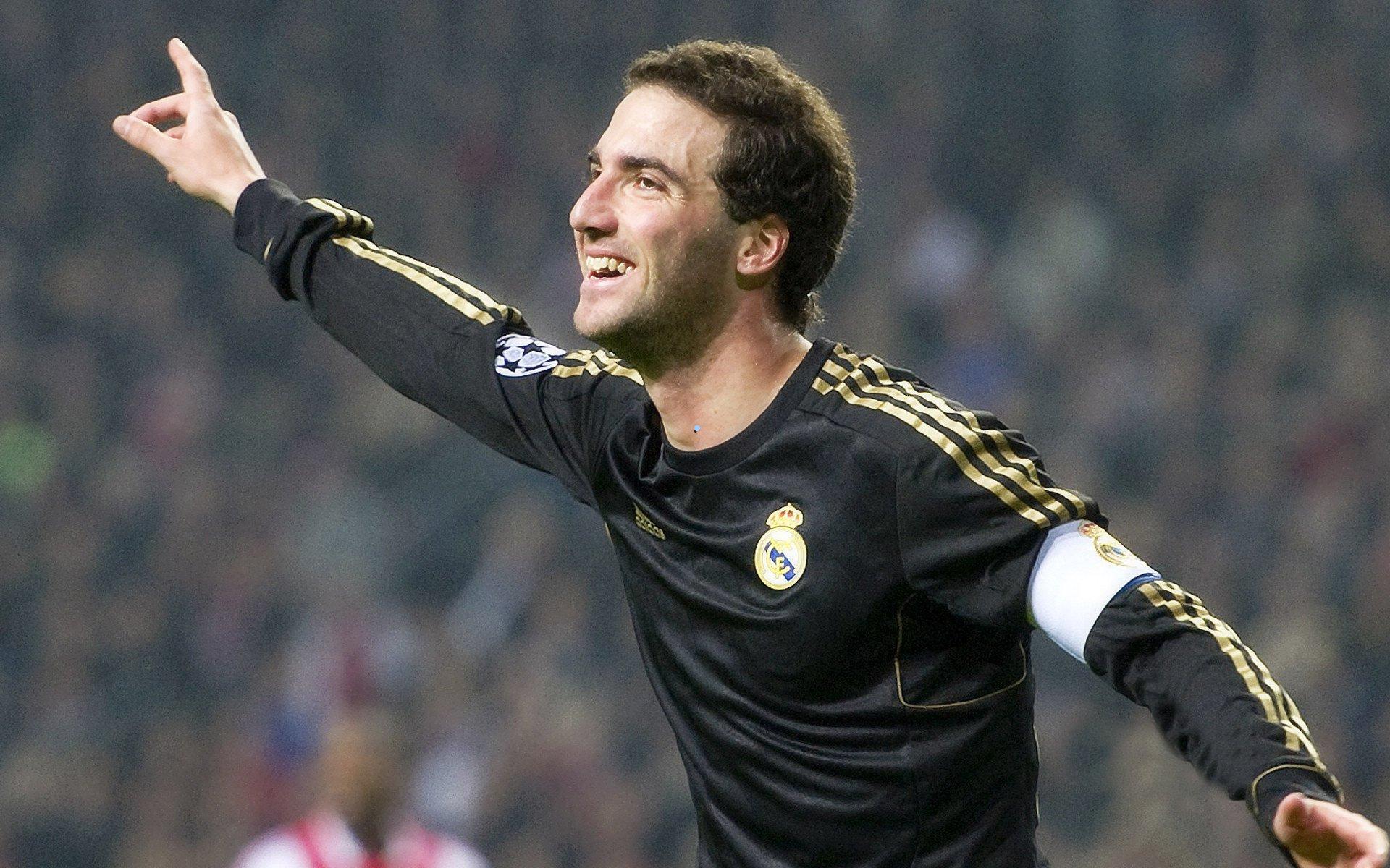 中国竞彩网首页：曼城年轻门将特拉福德租借计划暂停，世界杯征途遭遇波折—泰晤士报深度解析